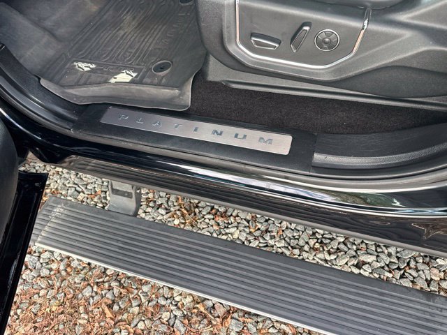 Used 2018 Ford F150 Platinum w/ Equipment Group 701A Luxury AWD/4WD image 11