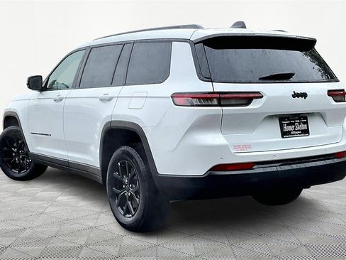 New 2025 Jeep Grand Cherokee L Altitude image 3