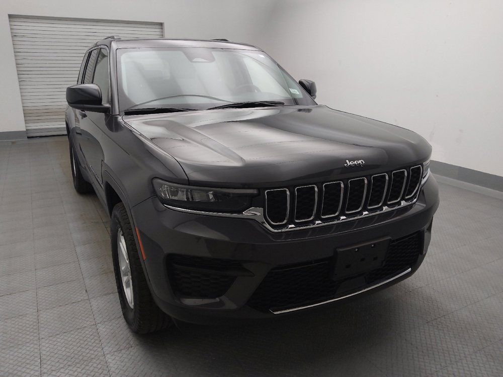 Used 2023 Jeep Grand Cherokee Laredo w/ Luxury Tech Group I AWD/4WD image 14