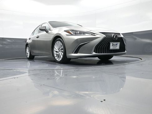 Used 2019 Lexus ES 350 w/ Accessory Package 2 FWD image 28