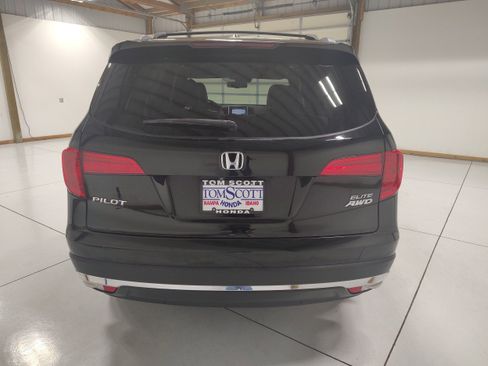 Used 2017 Honda Pilot Elite image 12