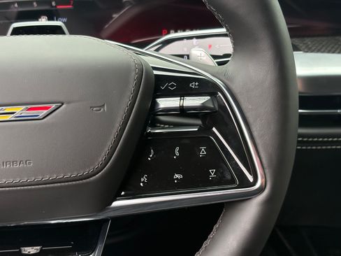 New 2026 Cadillac Escalade ESV V AWD/4WD image 24