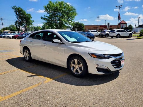 Used 2023 Chevrolet Malibu LS w/ Driver Confidence Package FWD image 3