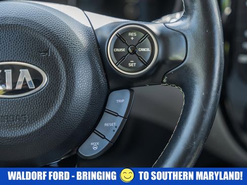 Used 2016 Kia Soul + w/ Primo Package FWD image 23