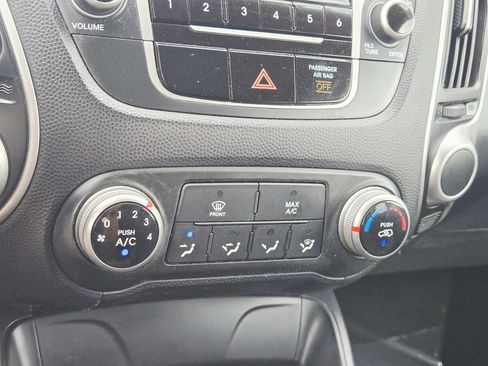 Used 2010 Hyundai Tucson GLS w/ Popular Equipment Pkg 2 FWD image 25