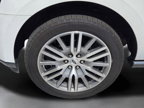 Used 2022 Ford Expedition Limited AWD/4WD image 9