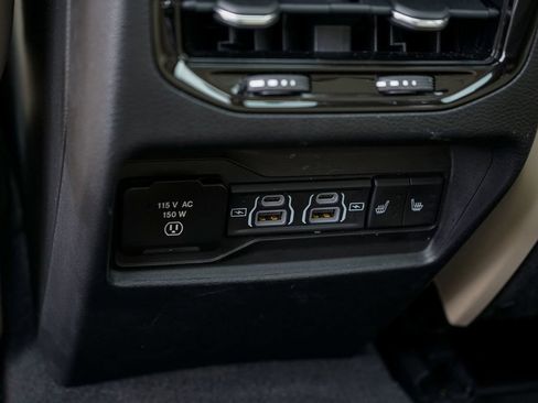 Used 2022 Jeep Grand Cherokee Limited AWD/4WD image 25