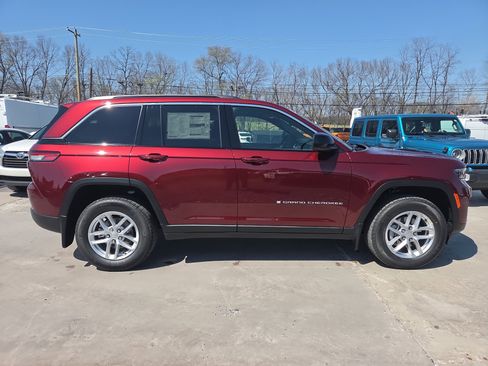 New 2026 Jeep Grand Cherokee Laredo X AWD/4WD image 17