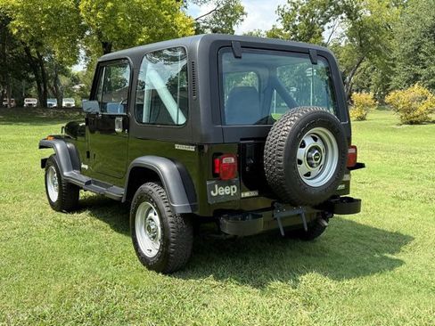 Used 1989 Jeep Wrangler 4WD image 6