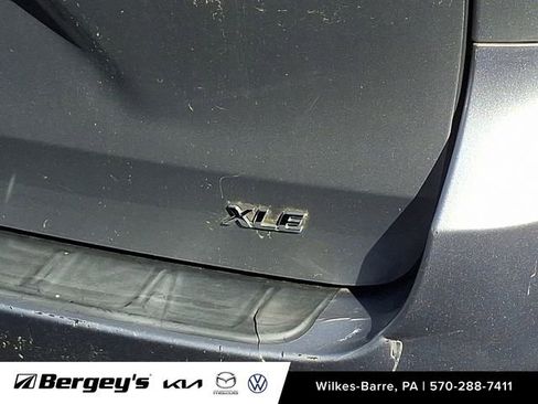 Used 2012 Toyota Sienna XLE FWD image 12