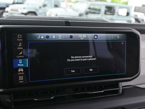 Used 2025 Jeep Wrangler Unlimited Sahara AWD/4WD image 23