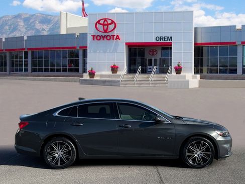 Used 2017 Chevrolet Malibu LS image 3