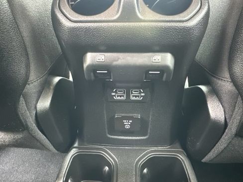 Used 2026 Jeep Gladiator Mojave AWD/4WD image 18