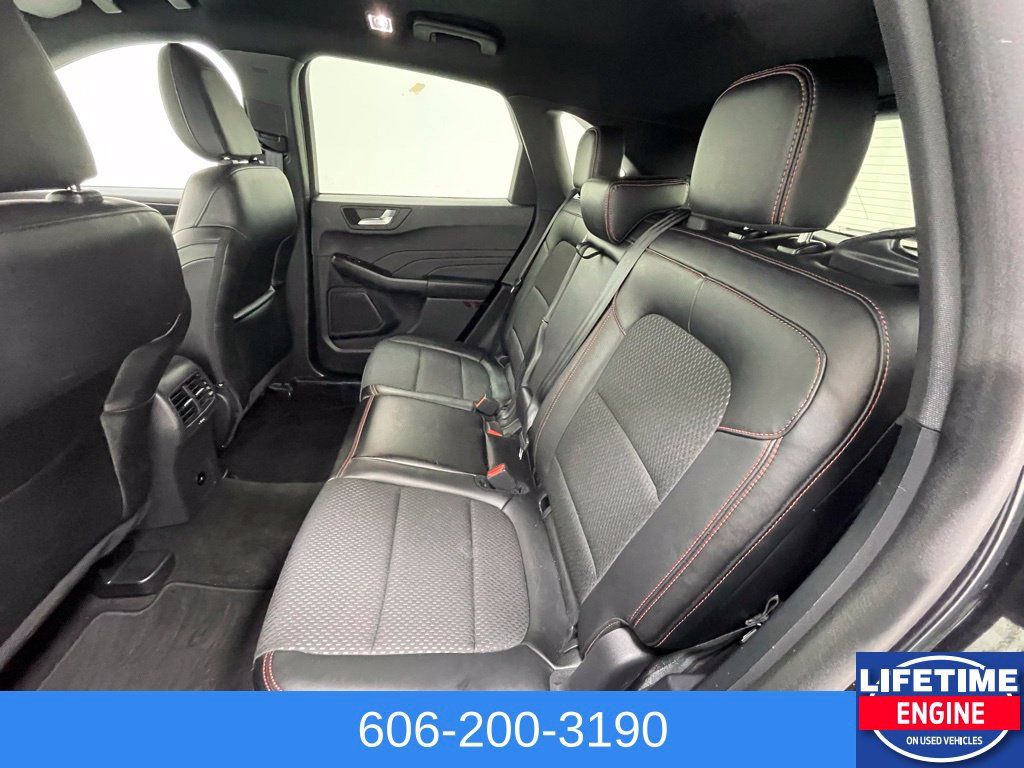 Used 2025 Ford Escape ST-Line AWD/4WD image 12