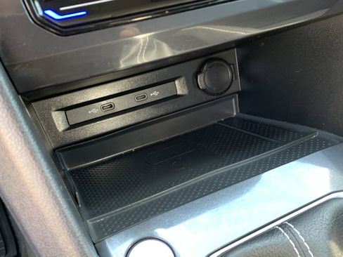 Used 2023 Volkswagen Tiguan SE FWD image 25