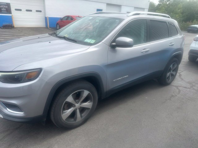 Used 2019 Jeep Cherokee Limited AWD/4WD image 4