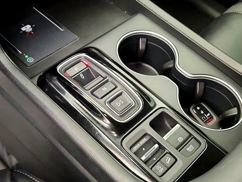 Used 2025 Honda Pilot Touring image 17