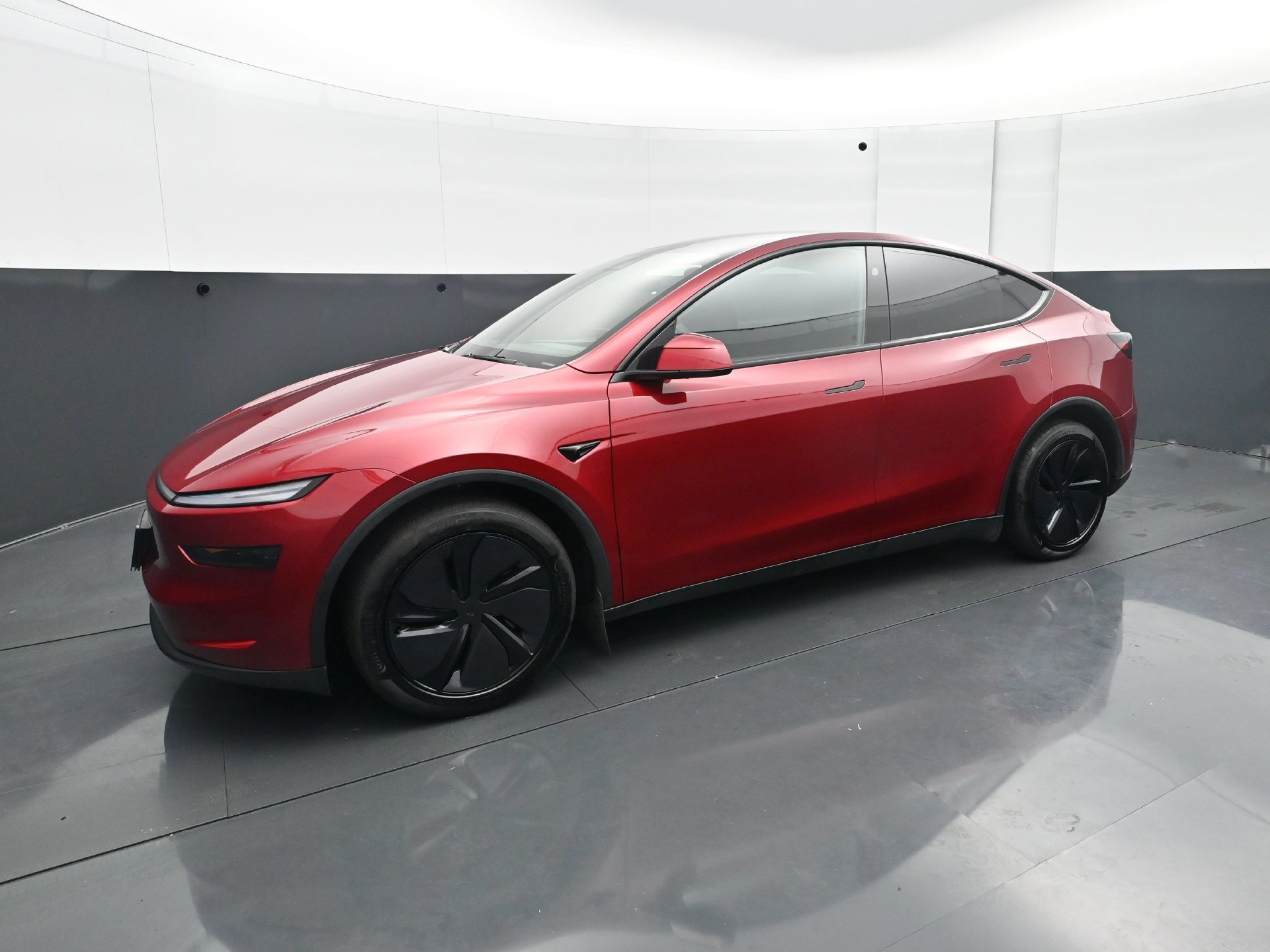 Used 2026 Tesla Model Y AWD image 2