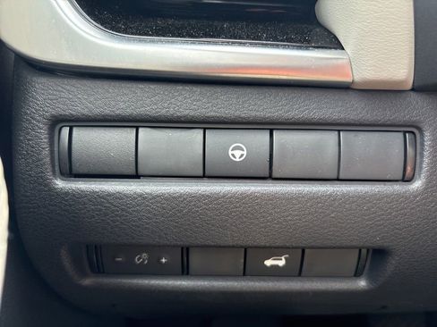 Used 2023 Nissan Rogue SL w/ SL Premium Package FWD image 13