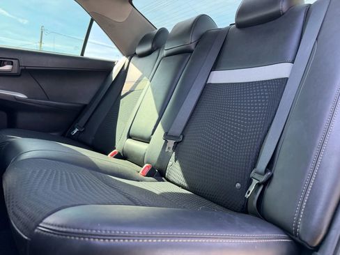 Used 2014 Toyota Camry SE w/ Moonroof Package image 13