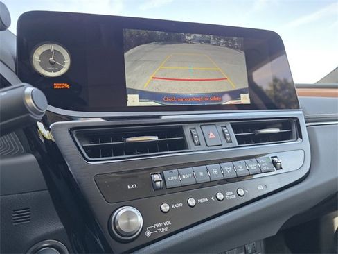 New 2025 Lexus ES 350 w/ Premium Package image 30
