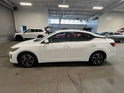 Used 2024 Nissan Sentra SV FWD image 6