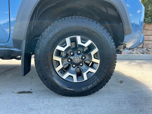 Used 2019 Toyota Tacoma TRD Off-Road w/ TRD Premium Off Road Package AWD/4WD image 31