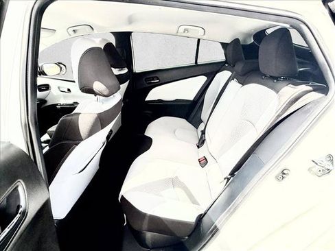Certified 2022 Toyota Prius LE FWD image 12