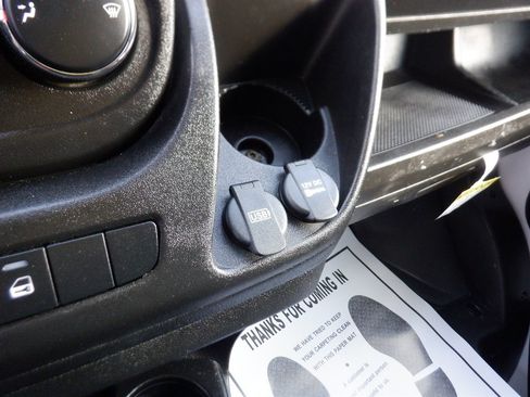 Used 2021 RAM ProMaster 1500 image 17