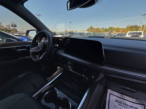 Used 2025 Chevrolet Tahoe Z71 w/ Comfort Package image 11