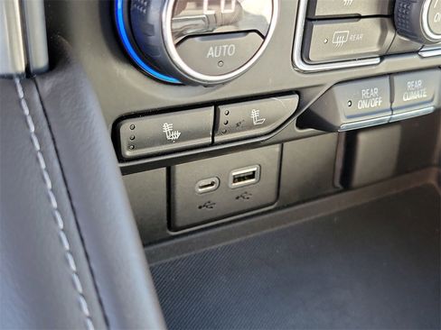 Used 2021 Chevrolet Tahoe LT w/ LT Signature Package image 35