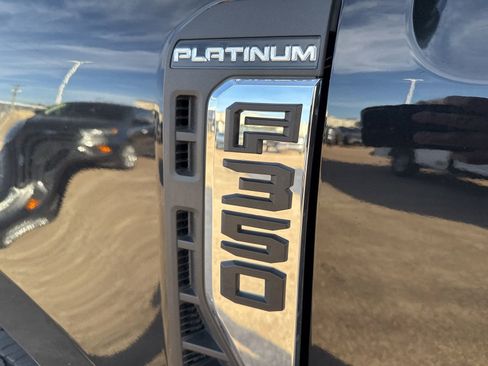 Used 2025 Ford F350 Platinum w/ Platinum Plus Package image 11