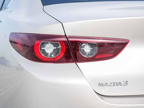 Used 2025 MAZDA MAZDA3 s FWD image 9