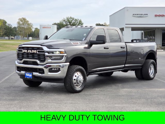 Used 2025 RAM 3500 Tradesman w/ Chrome Appearance Group AWD/4WD image 4