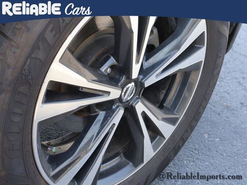 Used 2019 Nissan Rogue SV w/ Sun & Sound Touring Package image 23