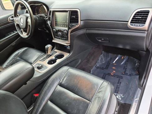 Used 2017 Jeep Grand Cherokee Limited AWD/4WD image 23
