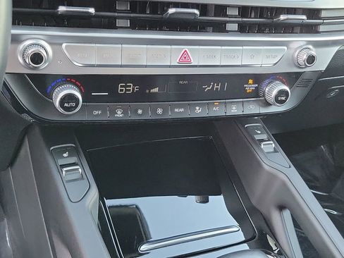 Used 2025 Kia Telluride S FWD image 37