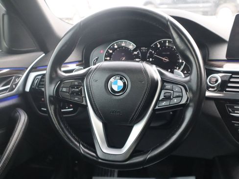Used 2018 BMW 530i w/ Premium Package image 14