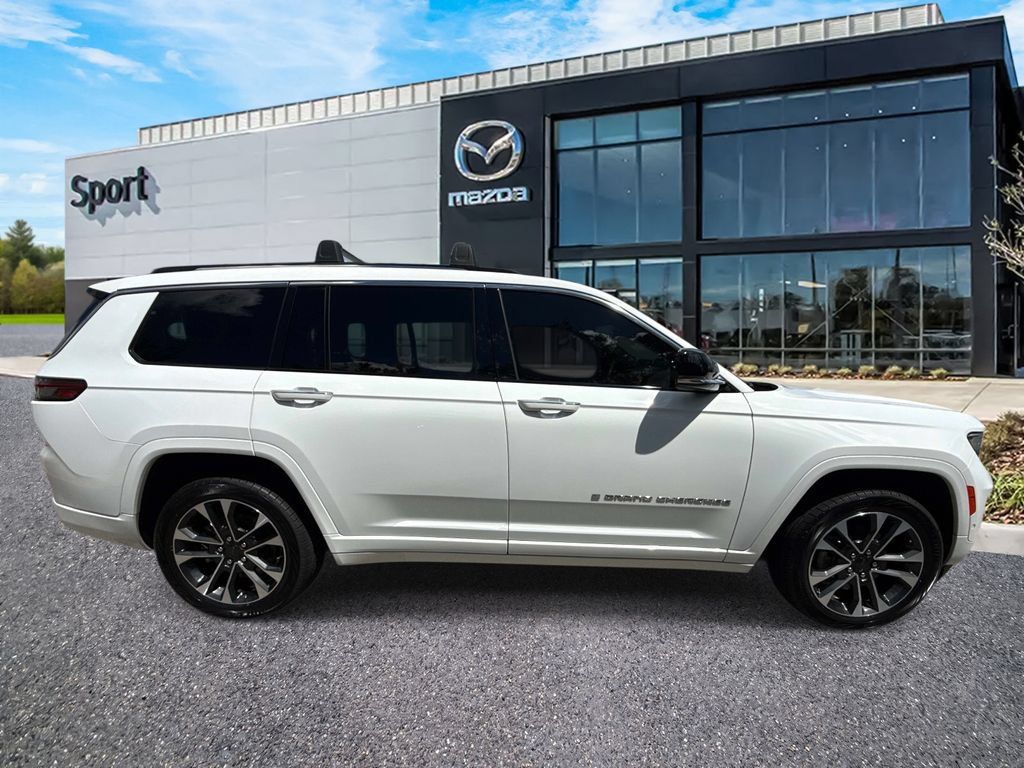 Used 2021 Jeep Grand Cherokee L Overland w/ Luxury Tech Group IV RWD image 2