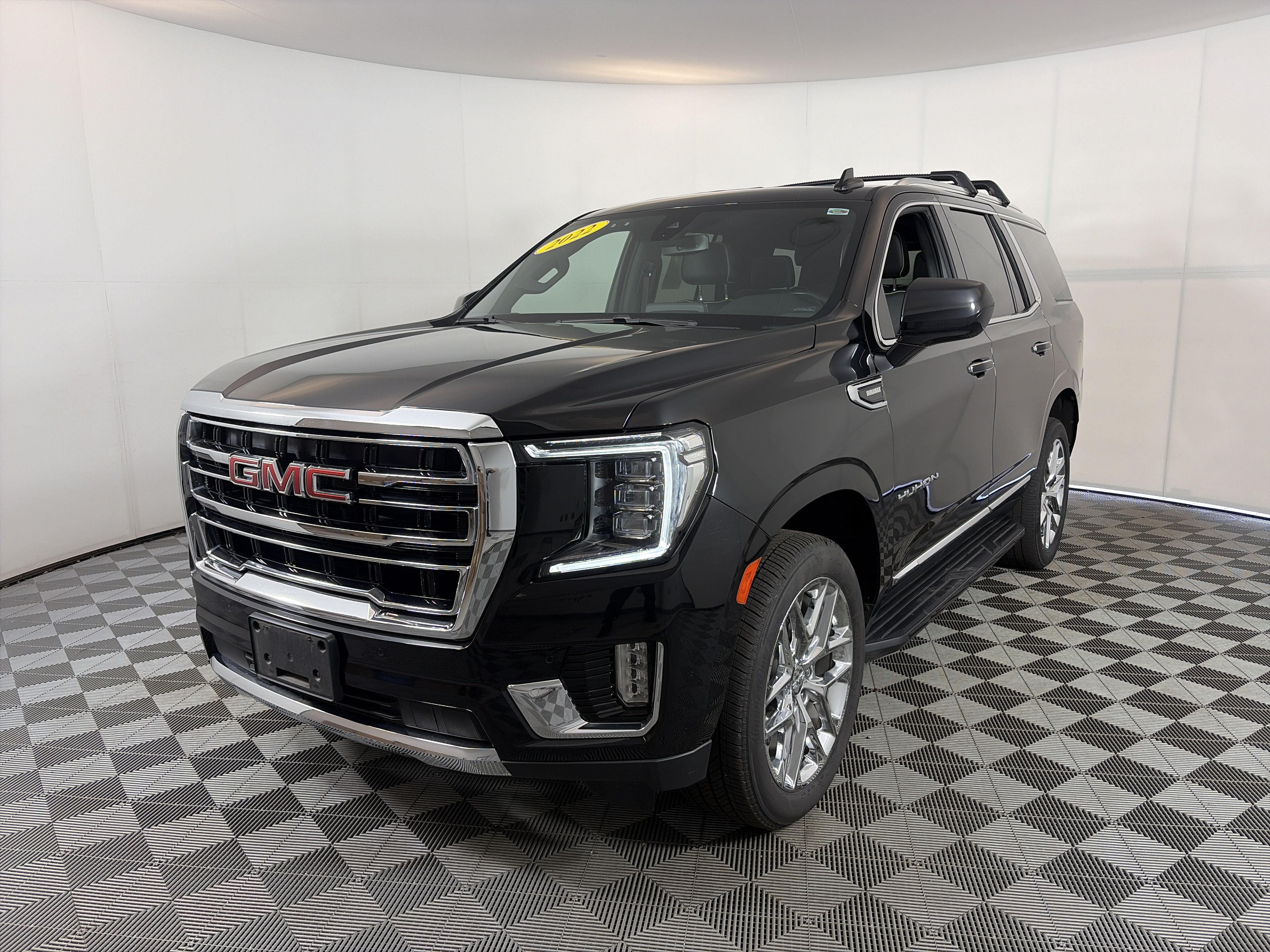 Used 2022 GMC Yukon SLT AWD/4WD image 2