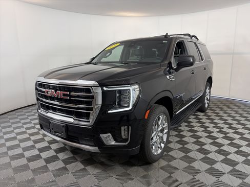 Used 2022 GMC Yukon SLT AWD/4WD image 2