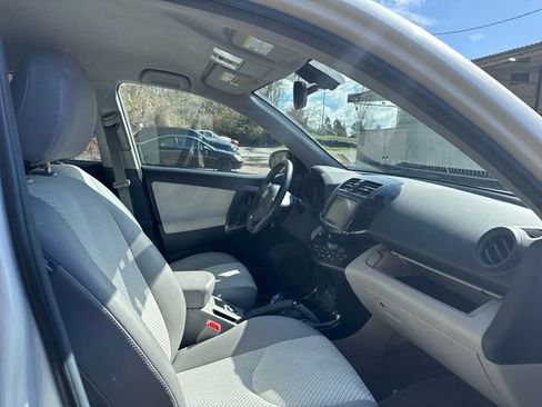 Used 2014 Toyota RAV4 EV image 11