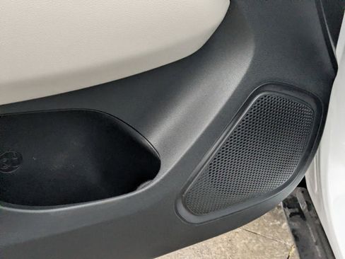 Certified 2023 Hyundai Venue SEL image 16