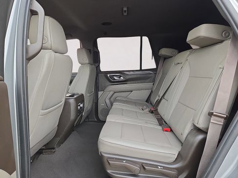 Used 2023 GMC Yukon SLT w/ SLT Luxury Package RWD image 16