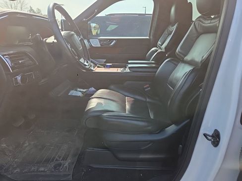 Used 2019 Lincoln Navigator Reserve image 6