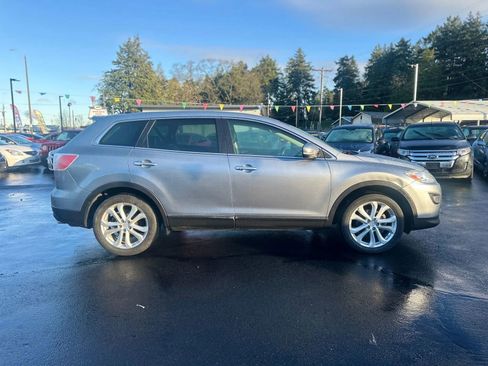 Used 2011 MAZDA CX-9 Grand Touring w/ Moonroof & Bose Audio Pkg image 4