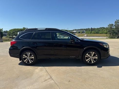 Used 2019 Subaru Outback 2.5i Limited image 4