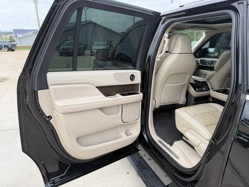 Used 2018 Lincoln Navigator L Reserve w/ Technology Package AWD/4WD image 33