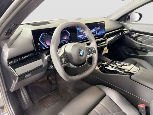 New 2026 BMW 530i xDrive w/ Premium Package AWD/4WD image 17