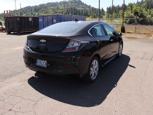 Used 2016 Chevrolet Volt Premier w/ Driver Confidence Package FWD image 5